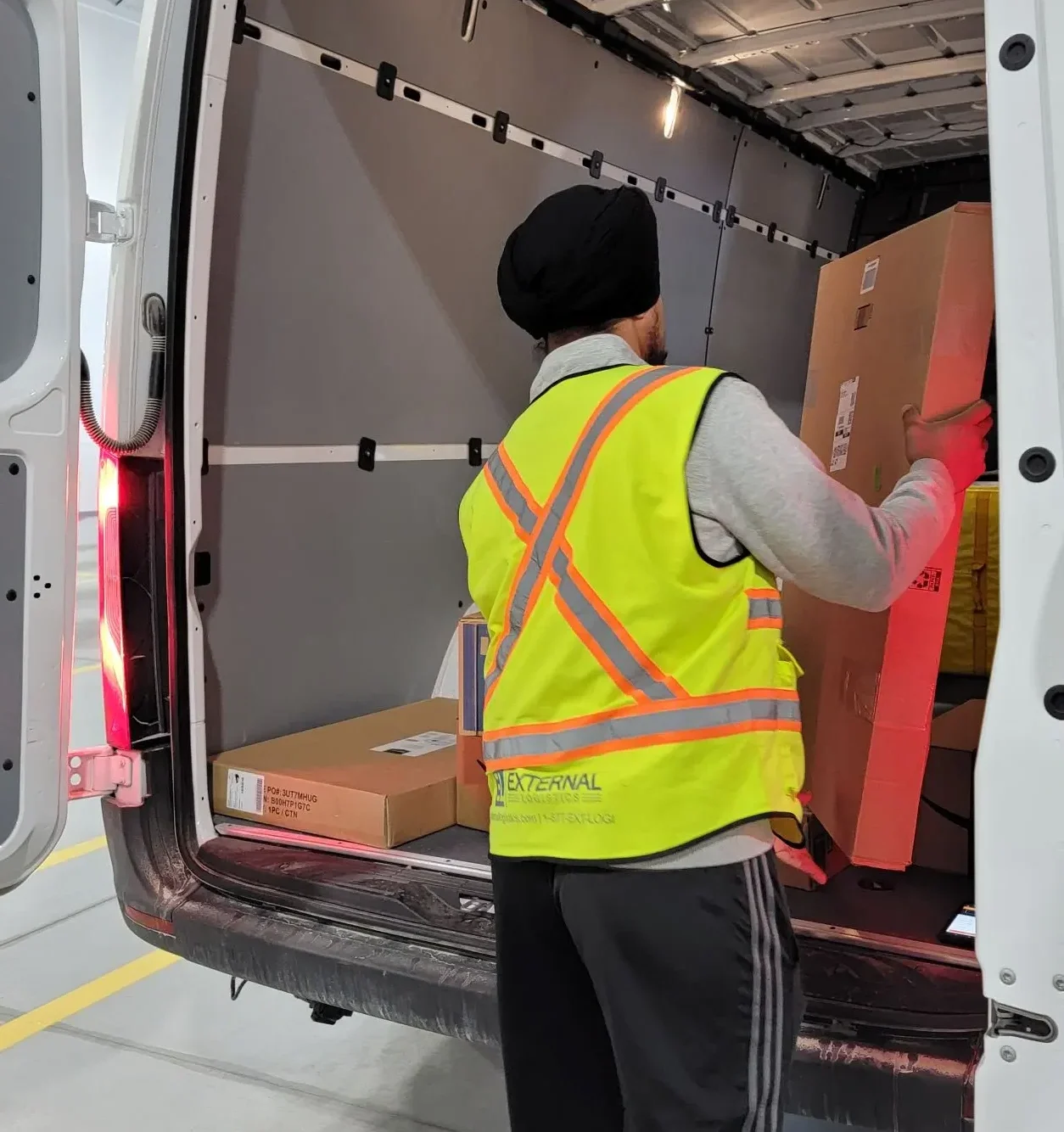 External Logistics Delivery Driver